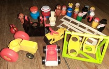 FISHER PRICE LITTLE PEOPLE