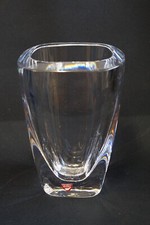 VASO IN CRISTALLO TRASPARENTE MOLATO FIRMATO ORREFORS SWEDEN ALTO 17cm.