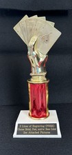Trofeo mano poker 5" con palo