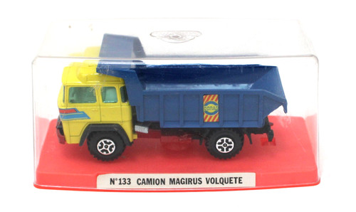 Camion con cassone ribaltabile