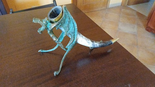 Drago ottone corno - corno, di