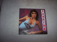45--SABRINA--HOT GIRL / KISS