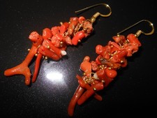 n. 11 - Orecchini a grappolo -