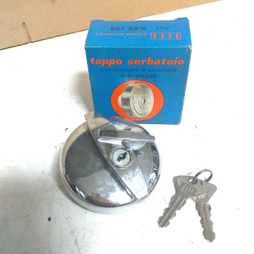 Tappo carburante con chiavi