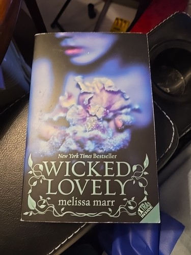 Wicked lovely melissa marr - by,