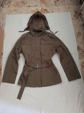 Trench verde con zip e bottoni