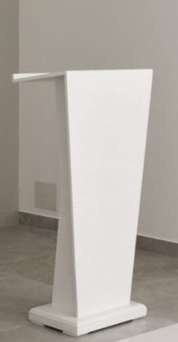 Pulpito bianco stile moderno