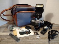 Fotocamera Asahi Pentax K1000 + obiettivo zoom cinque stelle 35-75 mm + flash Vivitar 283 + Plus