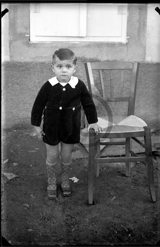 Ritratto piccolo garçon sedia - ritratto,