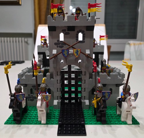 Lego articolo 6080 - =, set