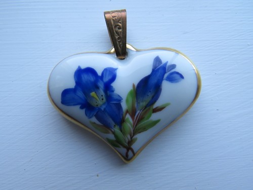 Ciondolo cuore floreale - , blu