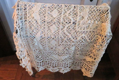 Tovaglia vintage beige pizzo