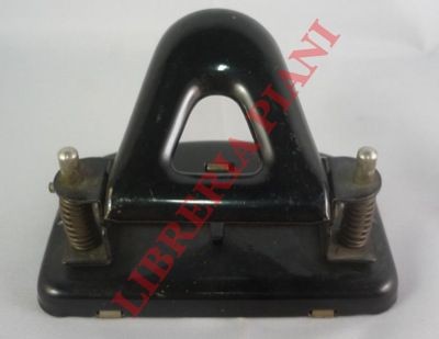 Oggetti vari bucatrice - -,
