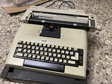 Macchina da scrivere portatile Olivetti Lexikon 82 