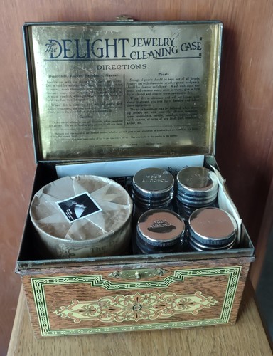 Antica custodia pulizia