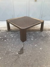 Tavolino Amanta in plastica fiberlite di Mario Bellini per B&B, anni '60