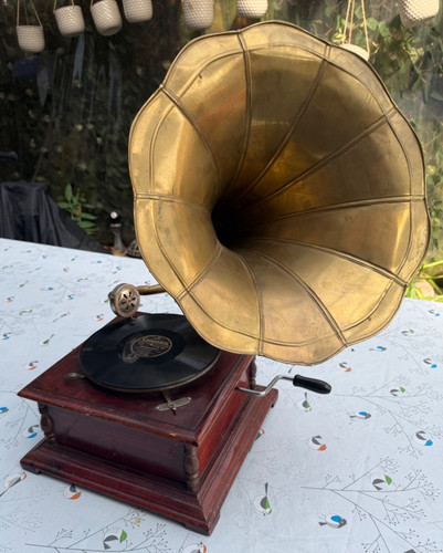 Antique hmv gramophone sound - antique,
