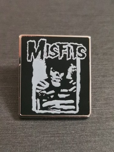 Misfits scava sue ossa - sue,