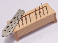 Set 14 pezzi rubinetto e matrice orologiai 0,7 mm-2,0 mm piastra a vite e supporto strumento di riparazione orologi