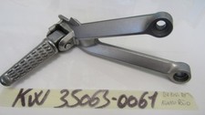 Pedana posteriore dx Right rear footrest Kawasaki ZX 10 R 04 05 ATTACCO ROTTO