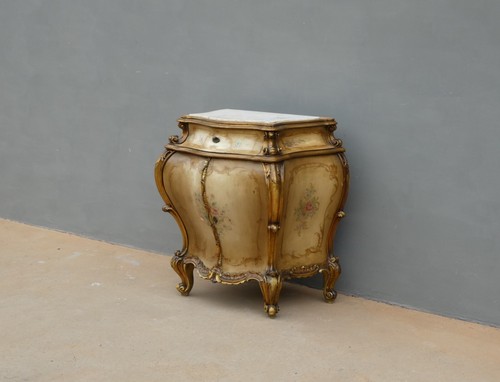 Credenza mobiletto due ante