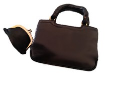 Borsa in vera pelle nera con portamonete abbinato