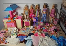 Lotto BARBIE Bambole e Accessori , Originali E Non .