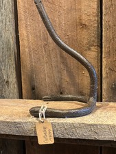 Unico antico coltivatore o zappa da giardinaggio in ferro battuto forgiato a mano