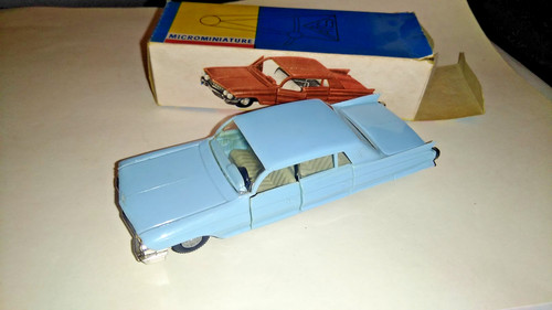 Politoys cadillac sedan - ,