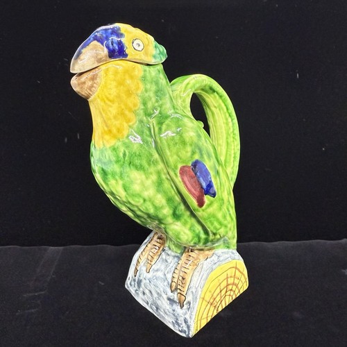 Caraffa pappagallo maiolica