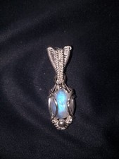 Ciondolo in pietra di luna