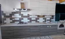 cucina componibile, bicolore eucalipto grigio / eucalipto bianco