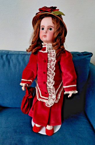 Belle grande poupee - et,