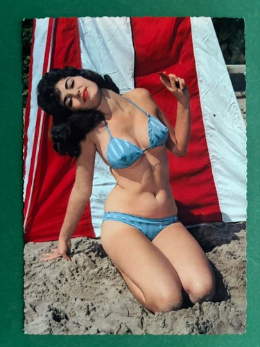 Cartolina donna bikini - cartolina,