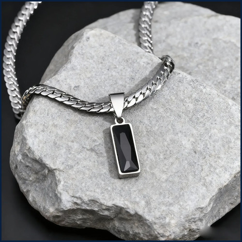 Collana uomo elegante pietra