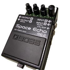 BOSS RE-2 Space Echo Pedale