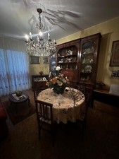 Arredamento salotto , mobile, porta televisore, tavolino, tavolo rotondo e sedie