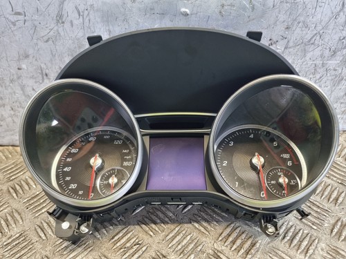 Mercedes gla 200 - mercedes, speedo