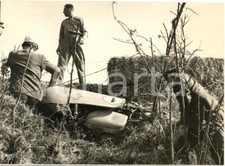 1957 IMOLA MOTOCICLISMO La moto di Bill LOMAS dopo l'incidente - Foto 18x13