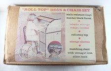 Scrivania e sedia abbinata