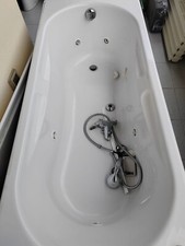 vasca idromassaggio mai usata, bianca