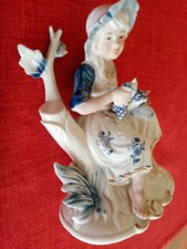 DONNINA IN PORCELLANA -