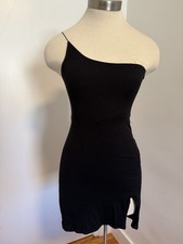 Mini abito body monospalla