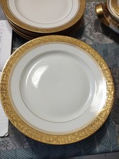 5 assiettes plates porcelaine