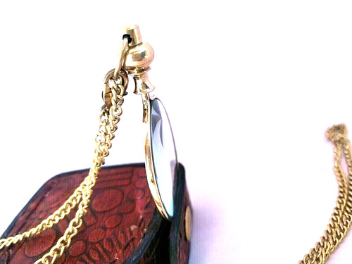 Collana con lente