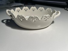 ELEGANTE CIOTOLA TRAFORATA In CERAMICA BIANCA NOVE BASSANO 1960