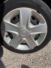 Vendo 4 Cerchi Auto In Acciaio + copri cerchi ford