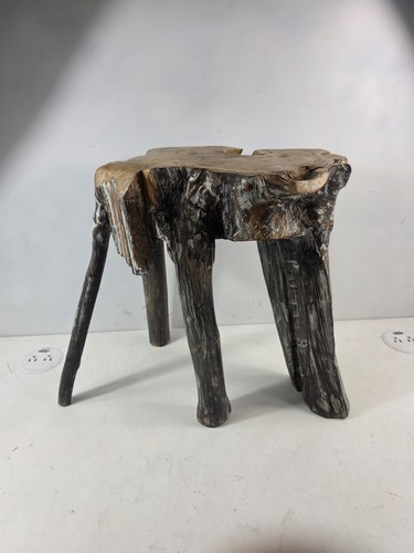 Sgabello artigianale rustico