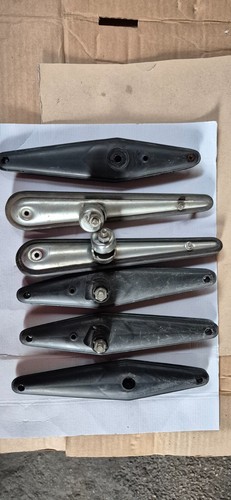 Staffe fissaggio parabrezza