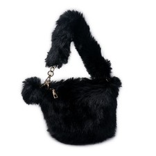 Borsa a mano nera di pelliccia